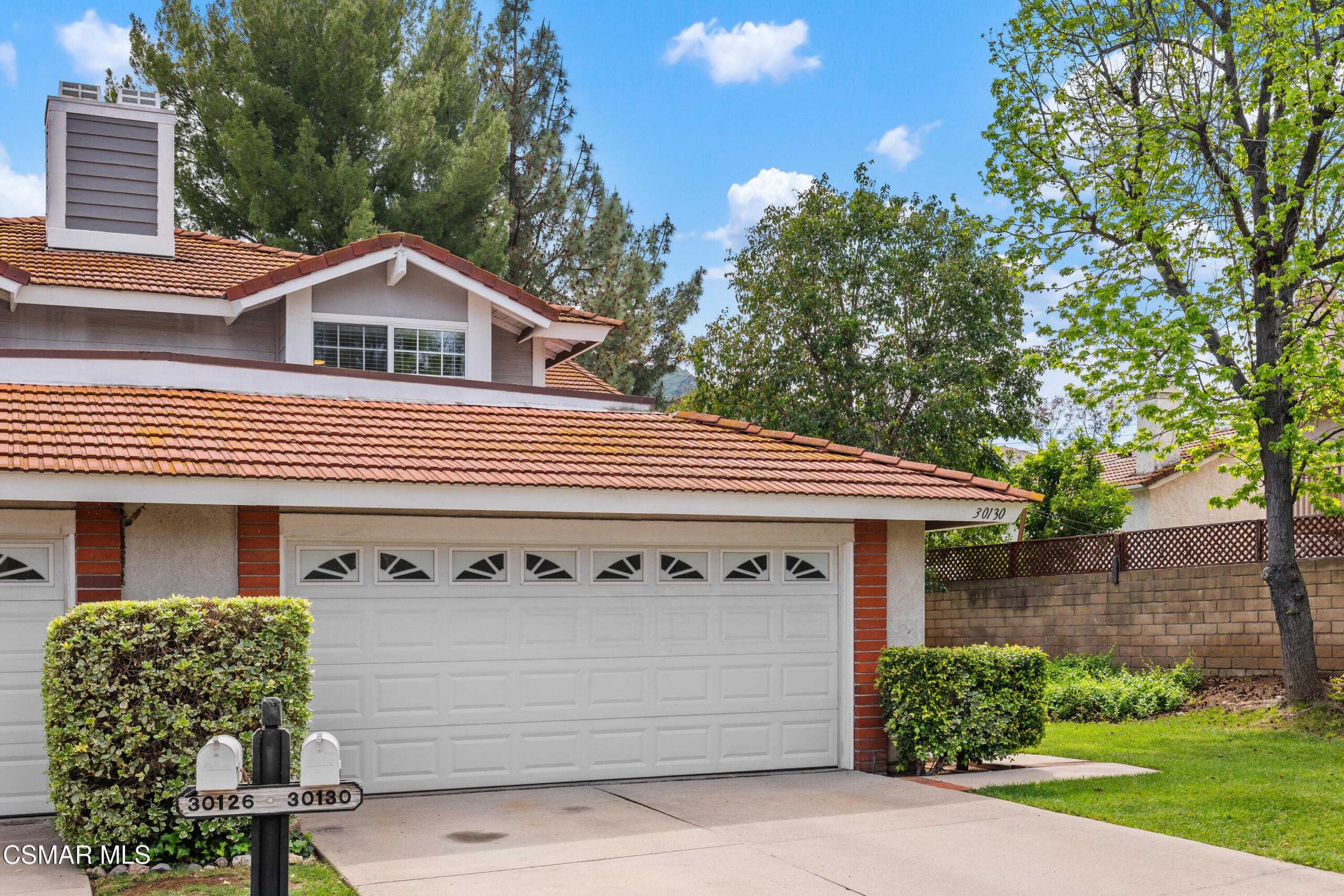 Oakview Gardens, Agoura Hills