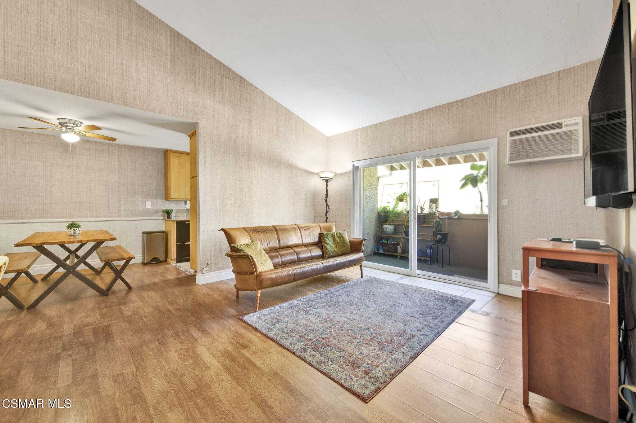 Town & Country Condos, Agoura Hills