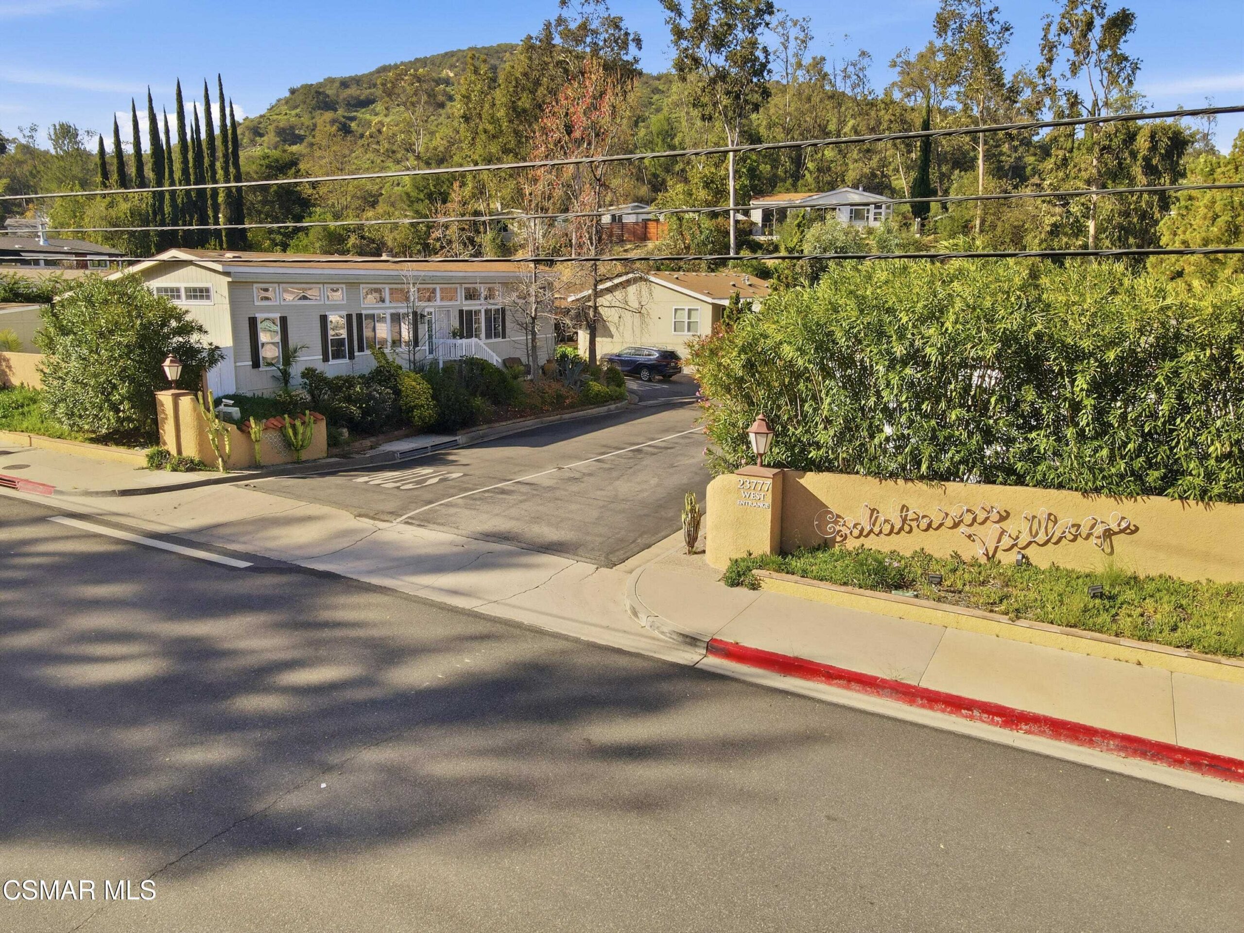 Calabasas Highlands, Calabasas