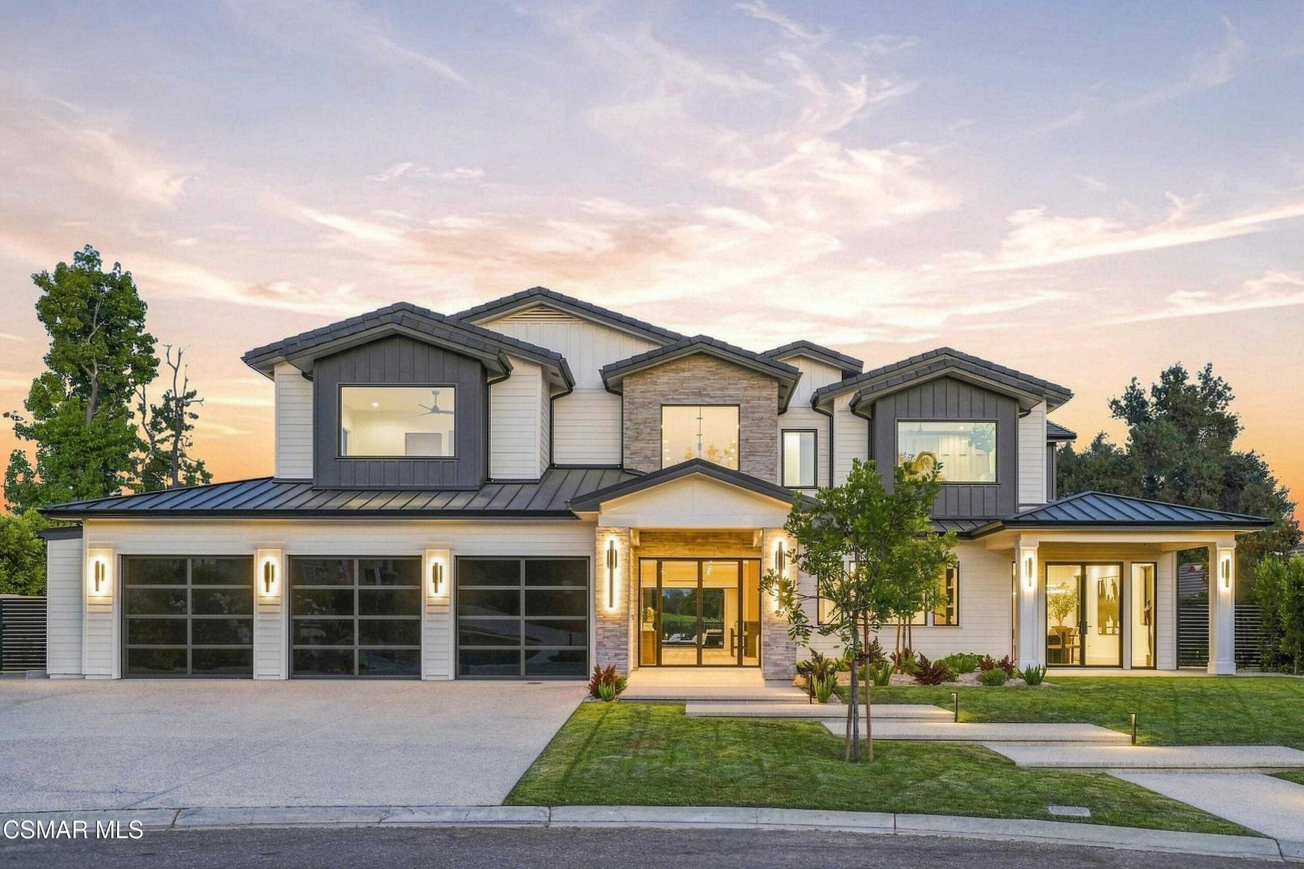 Oak Place, Westlake Village