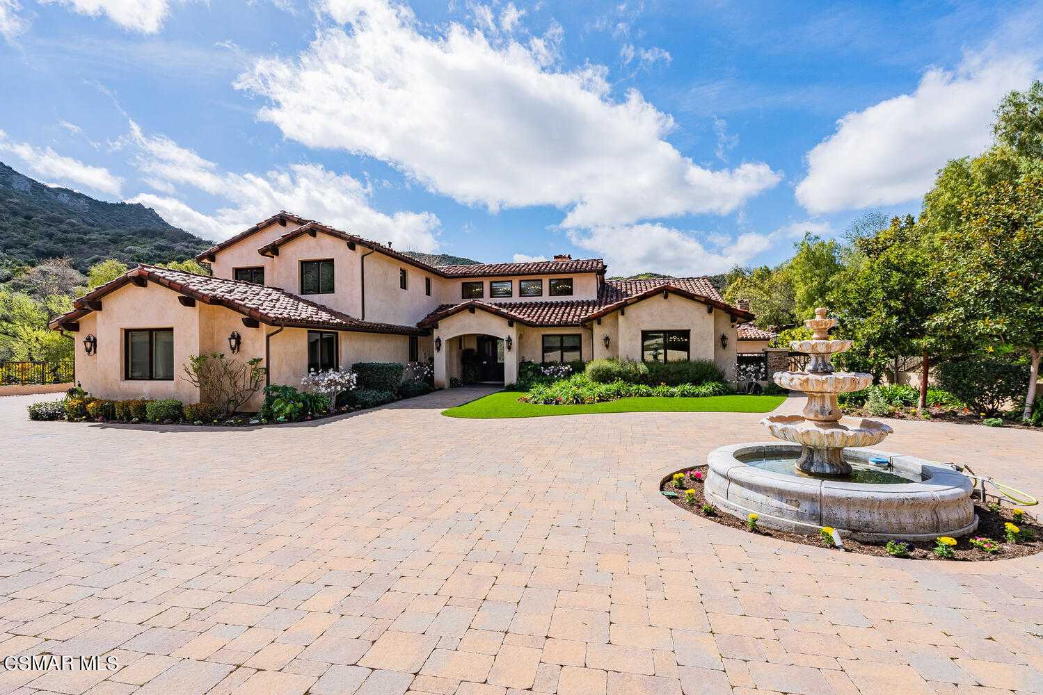 Westlake Country Estates, Westlake Village