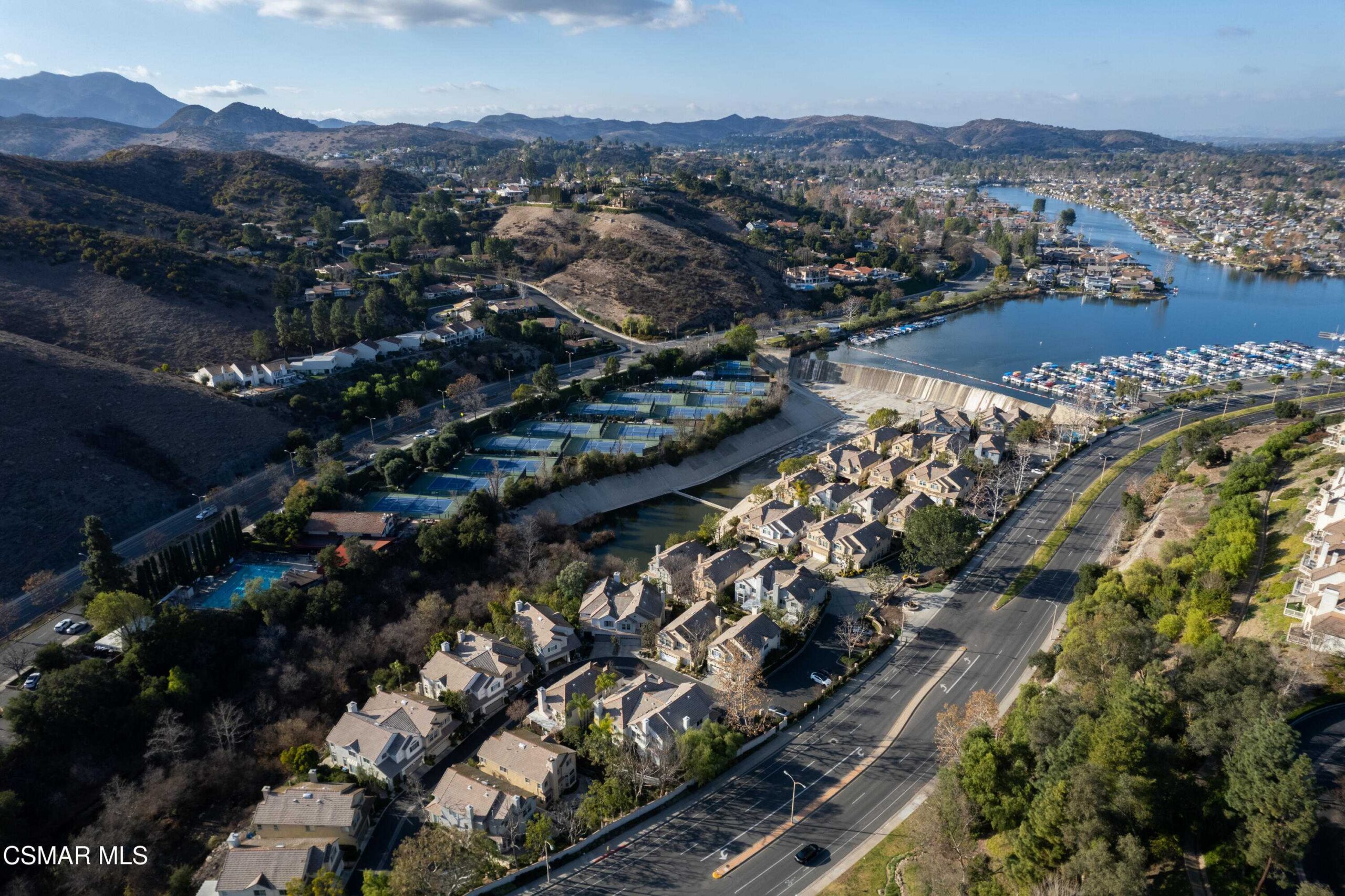 Westlake Cove, Westlake Village