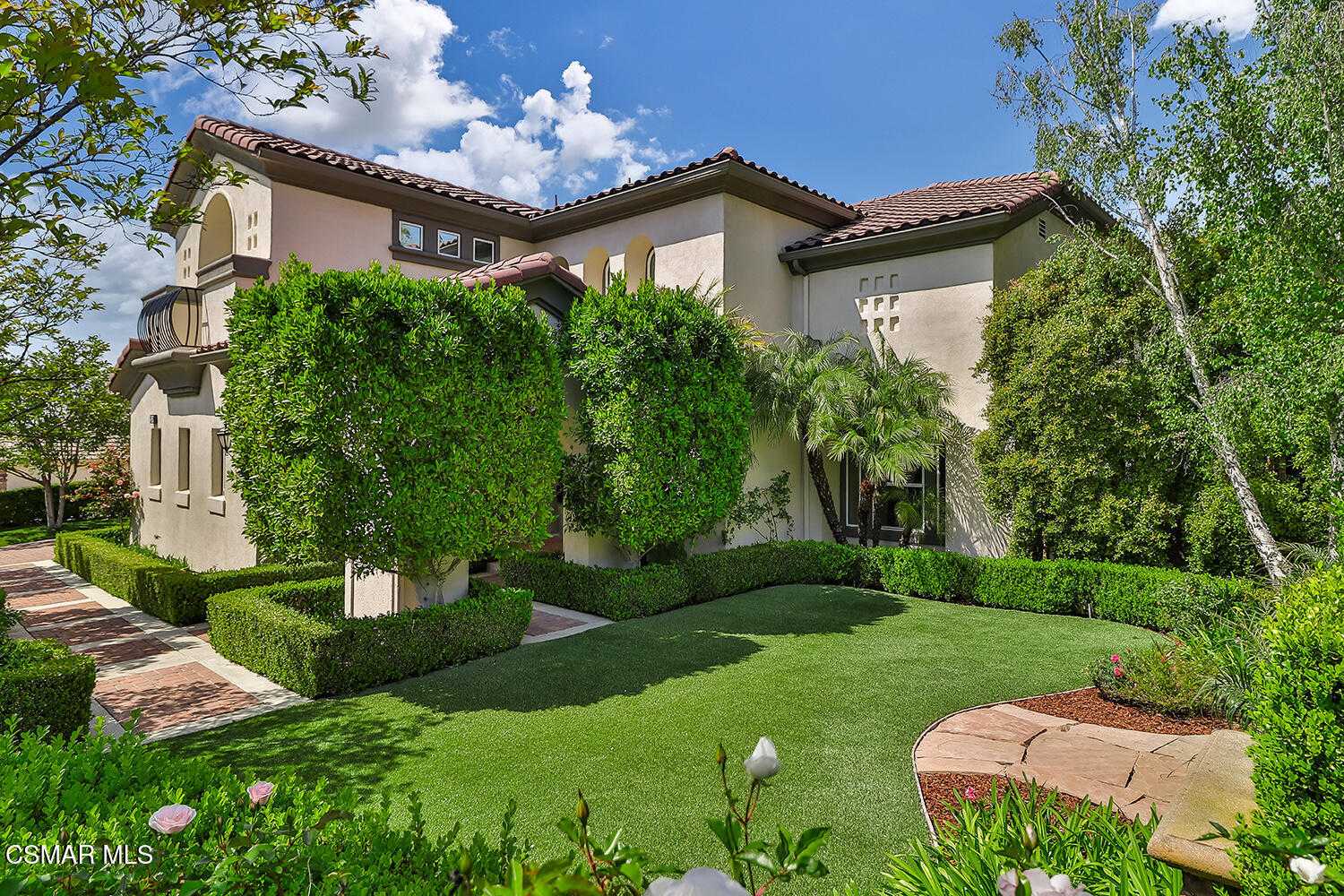 North Pointe, Westlake Village