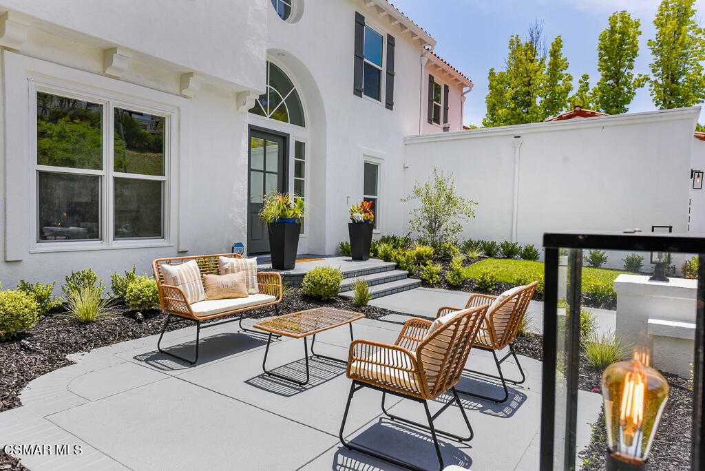 Calabasas Park Estates, Calabasas