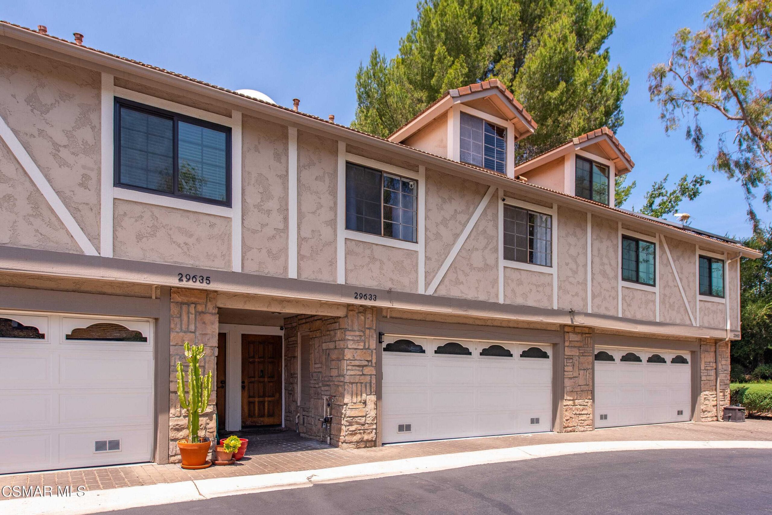 Chateau Park Townhomes, Agoura Hills
